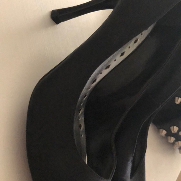 Heels - Picture 8 of 8